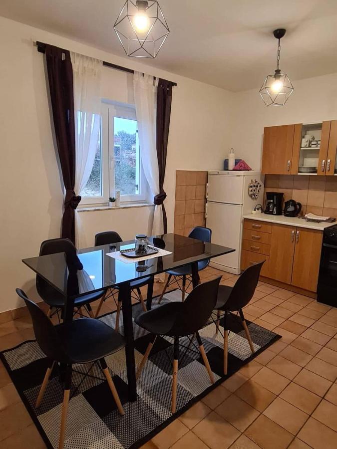 Apartments Solis, 50 M From The Sea - Jakisnica Zewnętrze zdjęcie