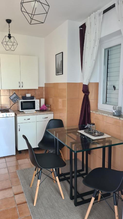 Apartments Solis, 50 M From The Sea - Jakisnica Zewnętrze zdjęcie